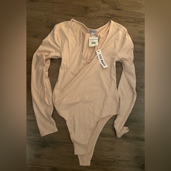 Steve Madden Light Pink V-Neck Bodysuit - Picture 1 of 2